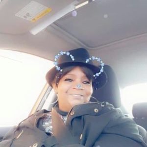 Meet your Posher, Leslie